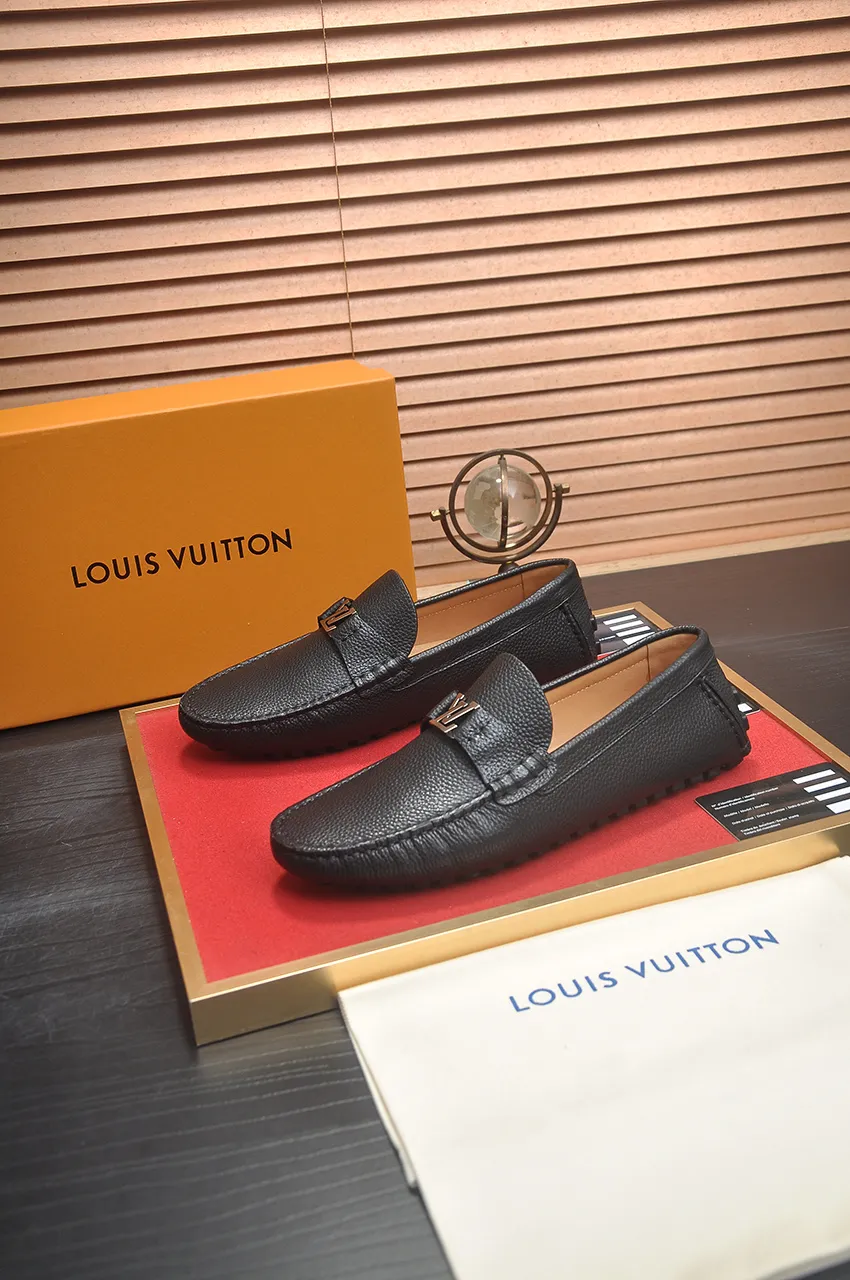 Men's men's shoes 💰420💶 [LV Doudou shoes] (water-dyed cowhide lining) new model is on the market, available on the official website. The new Doudou shoes are processed into single-color materials, and the uppers are made of imported horsehide leather. The body of the shoe is fully hemmed with mark thread, and is lined with imported original cowhide leather. The elegant shoe shape is super suitable for all-matching, and the size is 38-44.